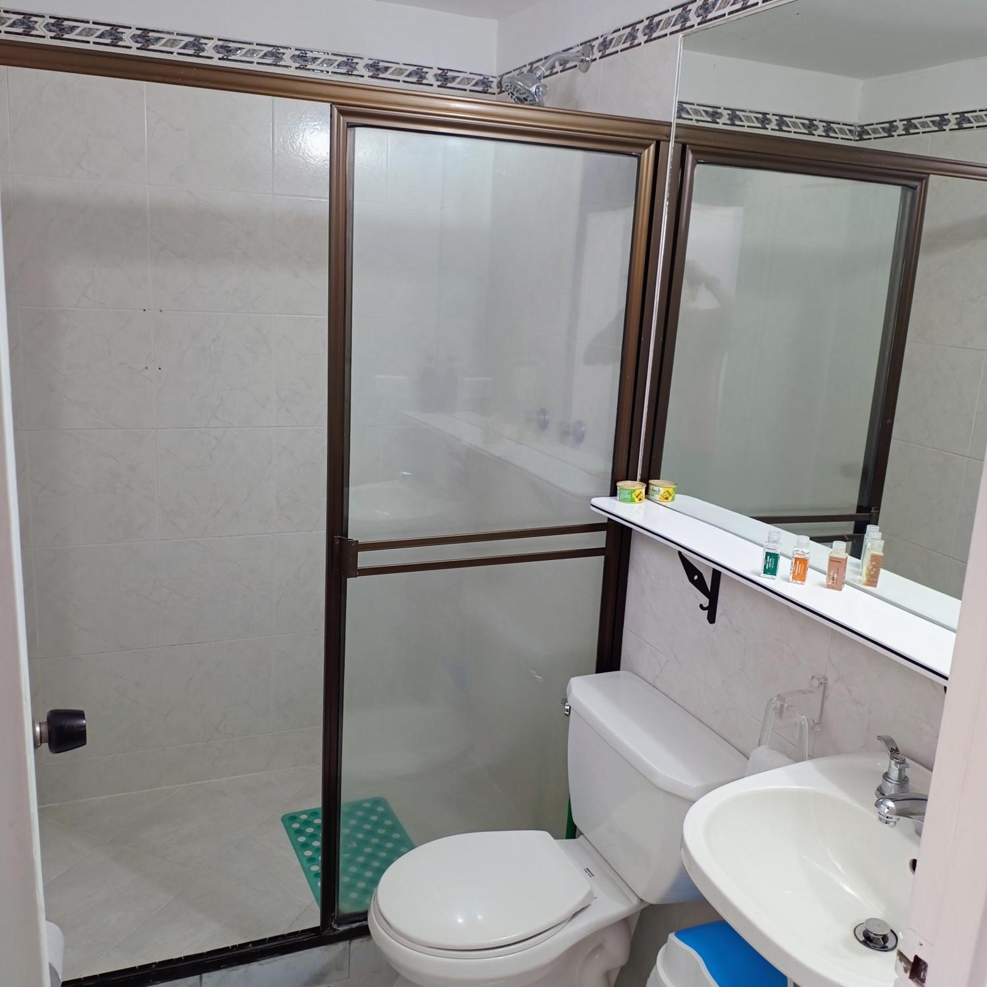 Moradia Laureles Medellin Apartment Bagian luar foto